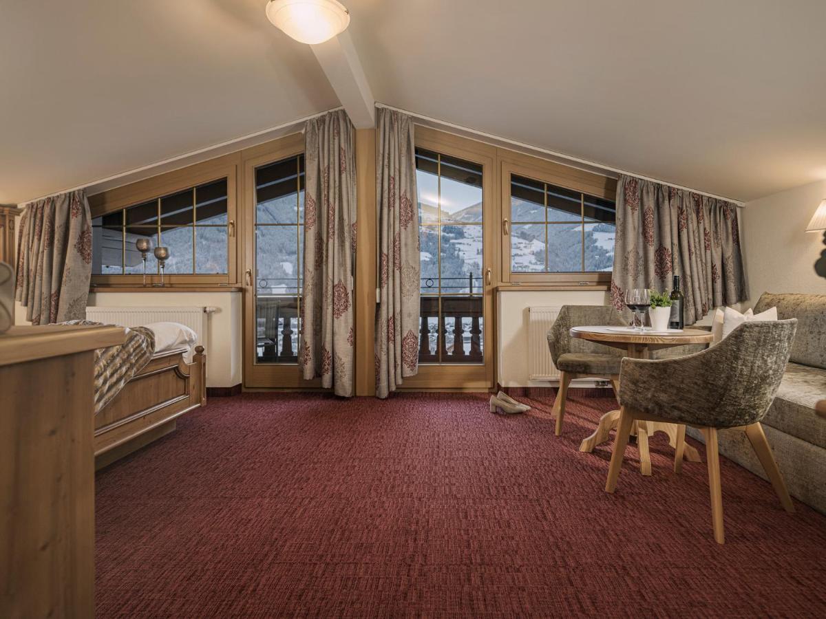 Platzlhof - Mein Hotel Im Zillertal 齐勒河谷的里德 外观 照片