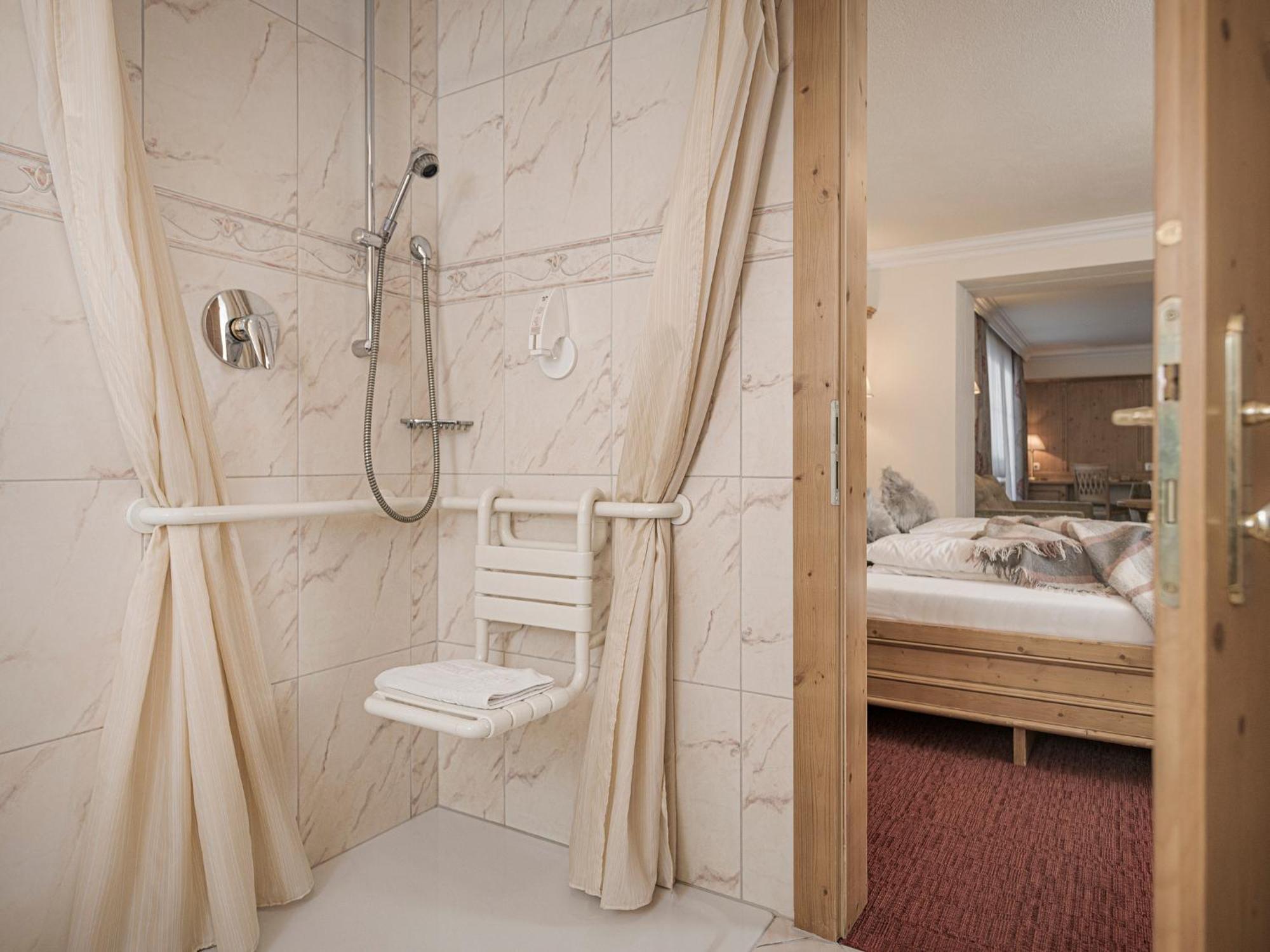 Platzlhof - Mein Hotel Im Zillertal 齐勒河谷的里德 外观 照片